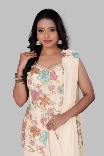 Cream Floral Embroidered Indo-Western Palazzo Set – Sleeveless Pastel Kurti with Wide-Leg Georgette Trousers & Scalloped Lace
