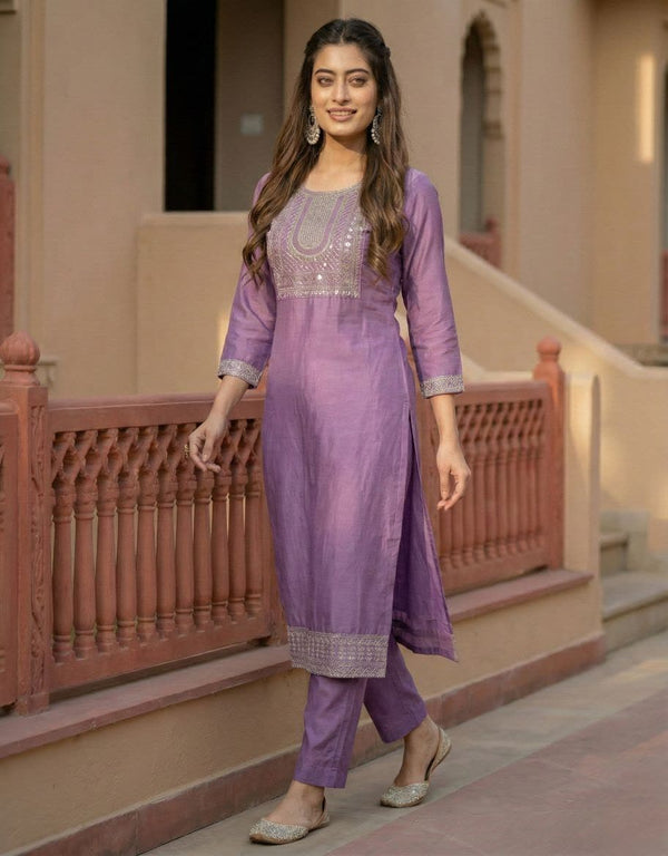 Women's Purple Cotton Blend Embroidered Straight Kurta
