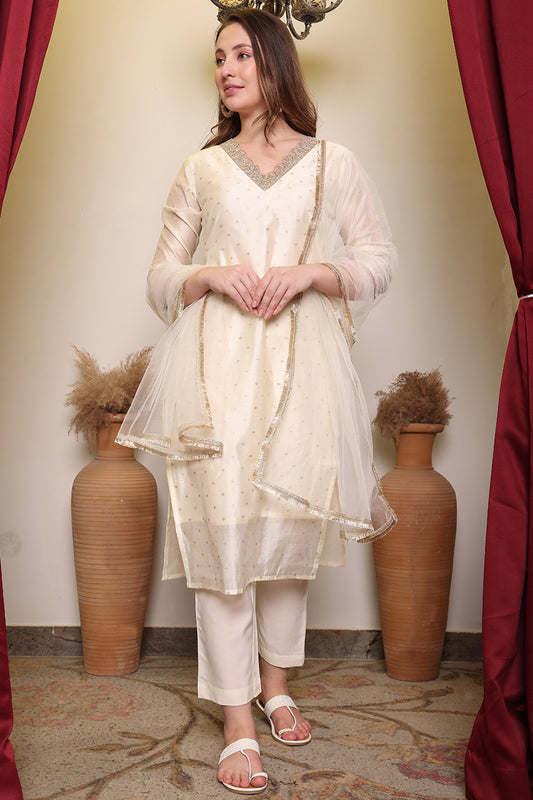 Off-White Chanderi Silk Embroidered Kurta Set with Net Gota Patti Dupatta
