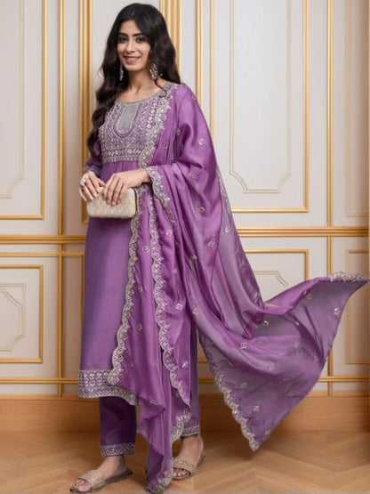 Mauve Lavender Zari Embroidered Kurta Set | Scalloped Silk Dupatta