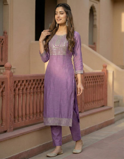 Women's Purple Cotton Blend Embroidered Straight Kurta