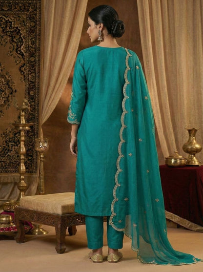 Women's Teal Blue Embroidered Straight Kurti With Dupatta & Bottomwear