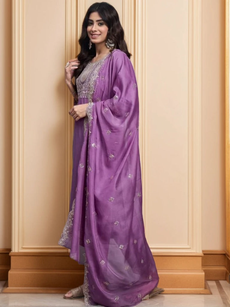 Mauve Lavender Zari Embroidered Kurta Set | Scalloped Silk Dupatta