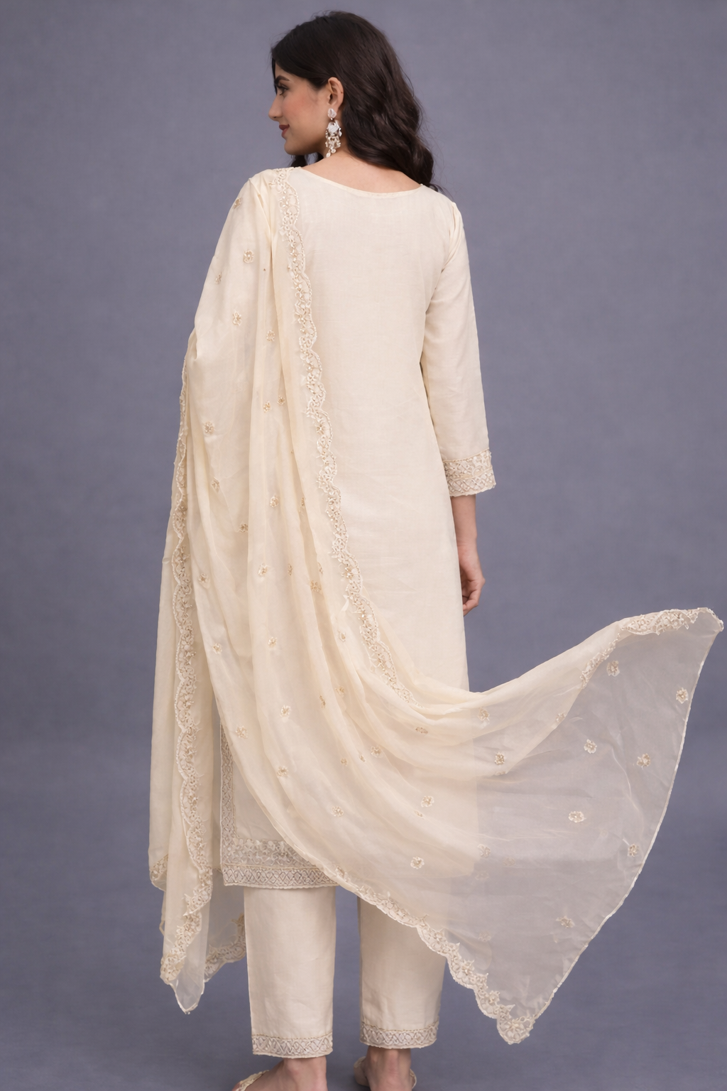 Elegant Cream Ivory Silk Embroidered Salwar Suit with Scalloped Dupatta – Sophisticated Ethnic Party Wear for Women