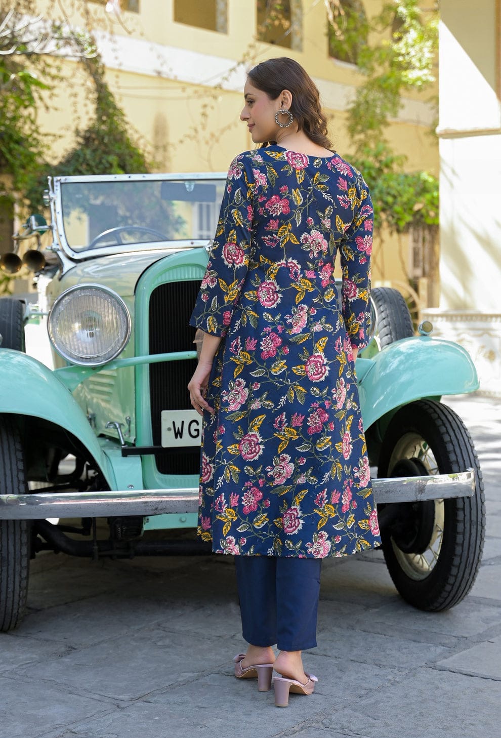 Women's Blue Embroidered Straight Suit Set with Trousers